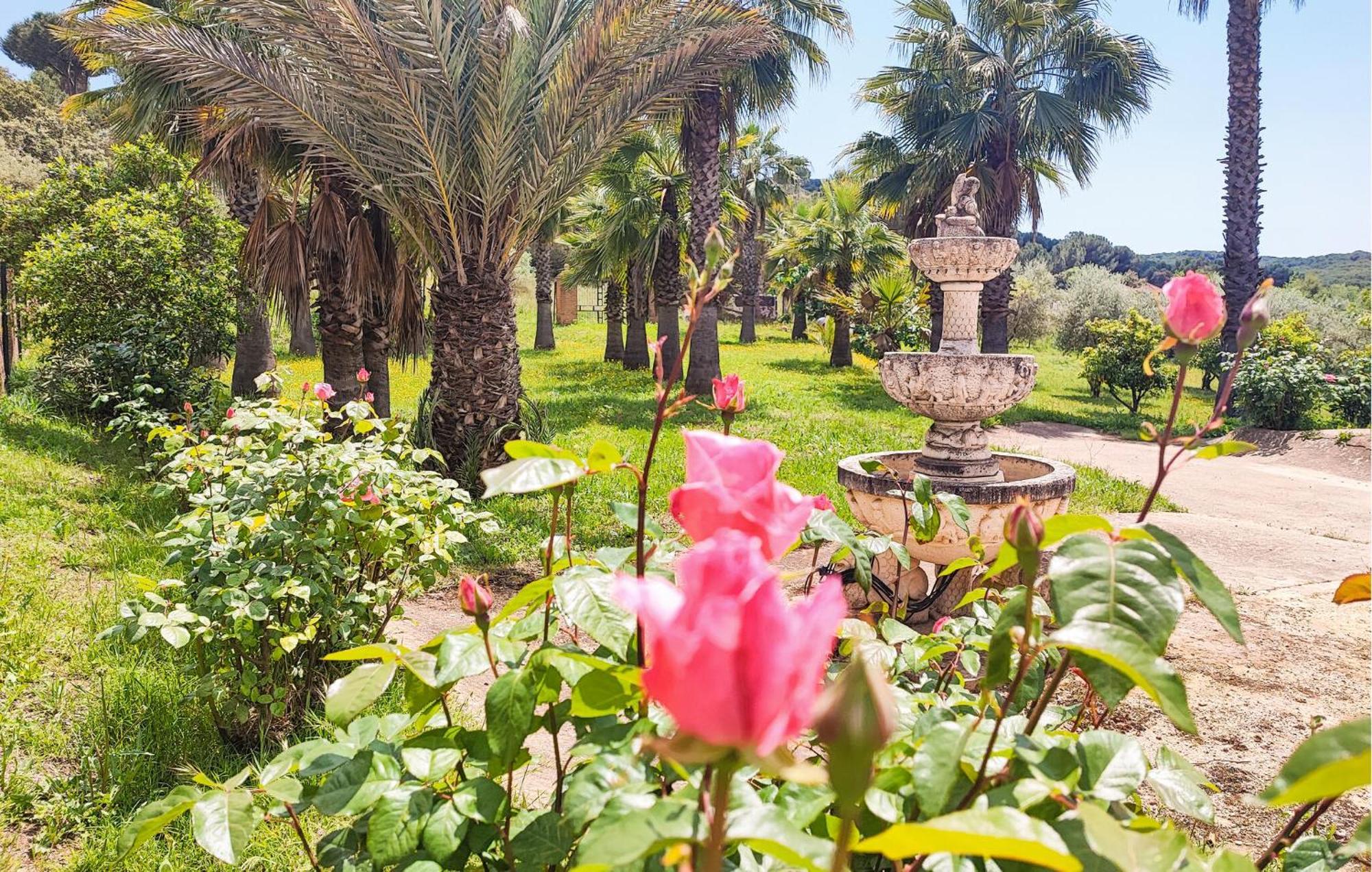 Сasa de vacaciones In With Private Swimming Pool, Be Inside Or Outside