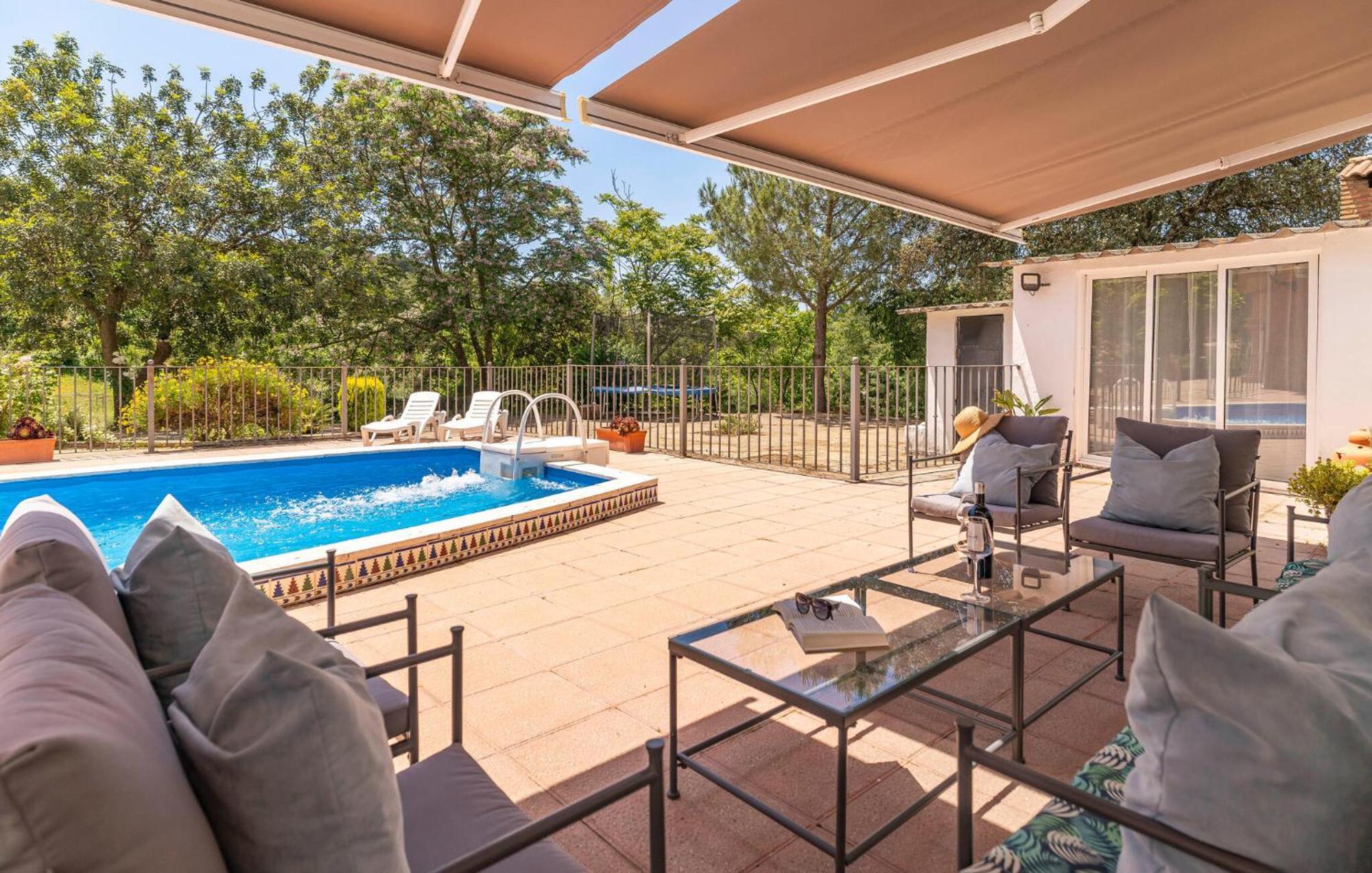 Сasa de vacaciones In With Private Swimming Pool, Be Inside Or Outside